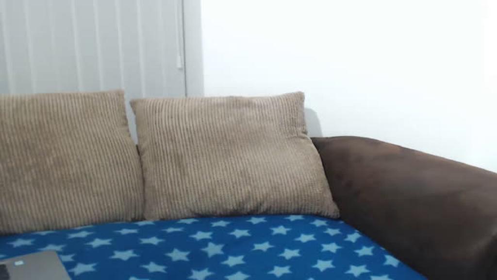 naked18yo