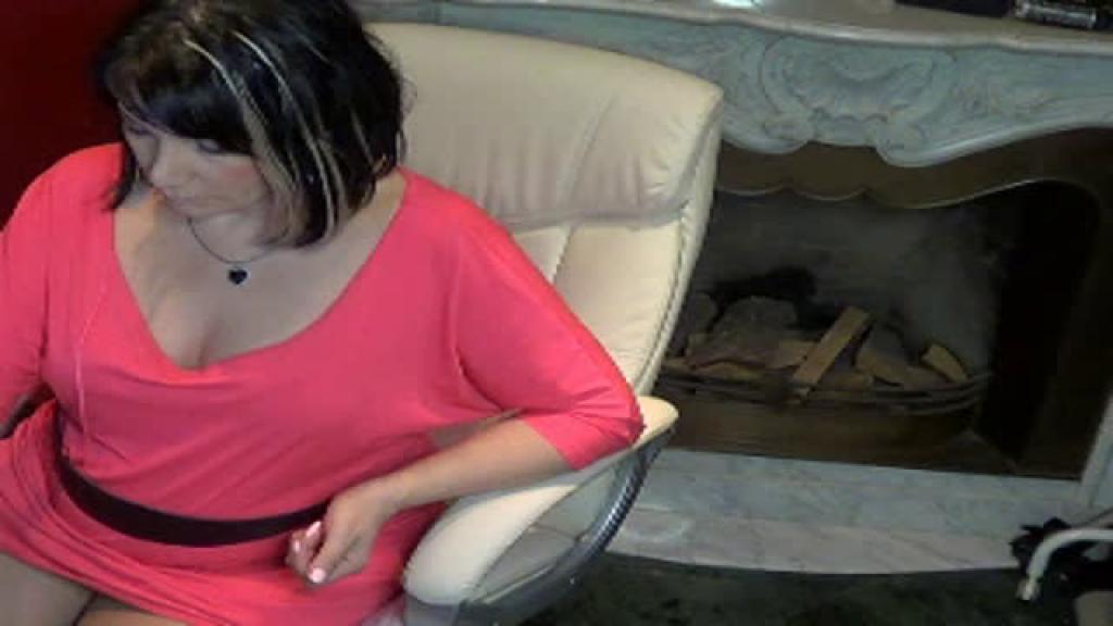 XSluttyMilf [2017-03-28 18:25:53]