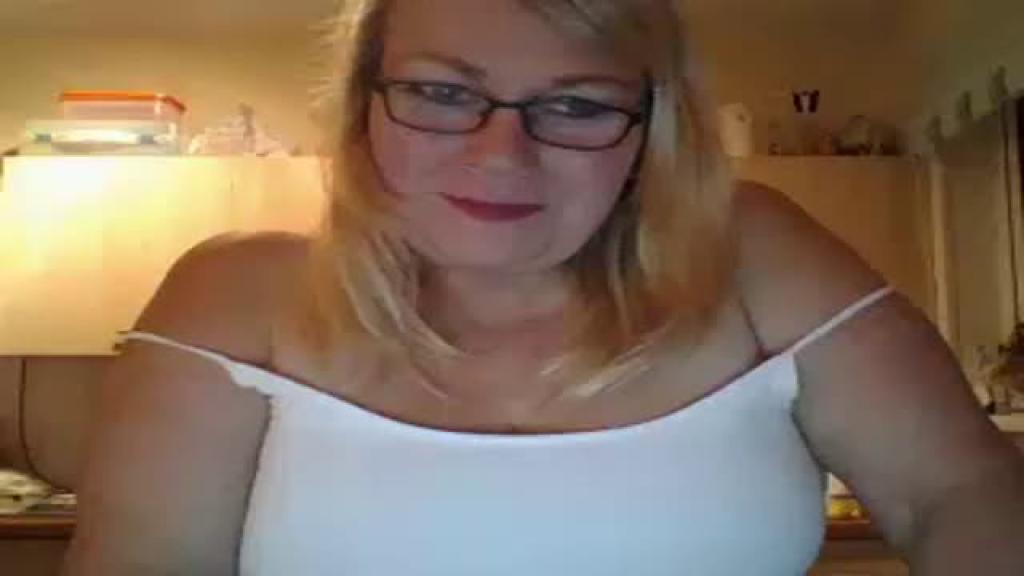 naughtymilf53