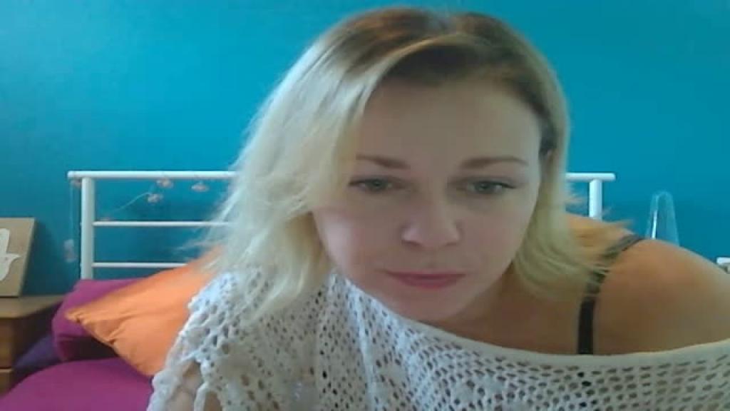 EnglishLucyL MyFreeCams [2017-09-13 09:46:03]