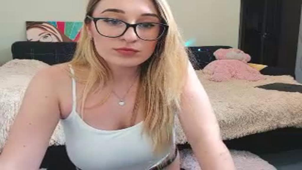 AdrianaBlare [2018-05-11 00:04:30]