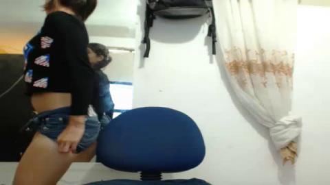 gilr_vs_chicos