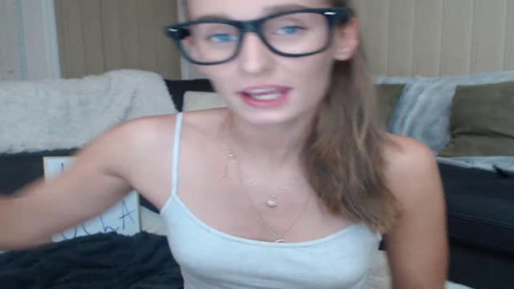 ella_xo MyFreeCams [2017-09-10 04:10:51]
