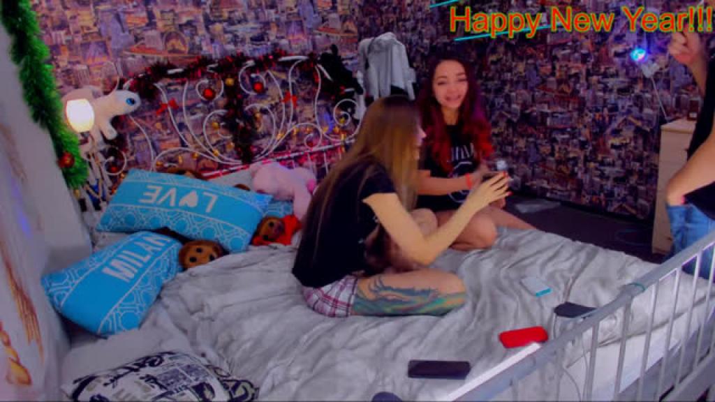 fuckinhotcouple [2020-01-01 02:10:44]