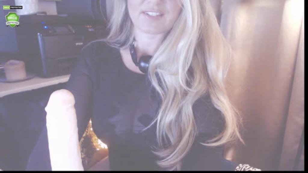 thehottestchicklive