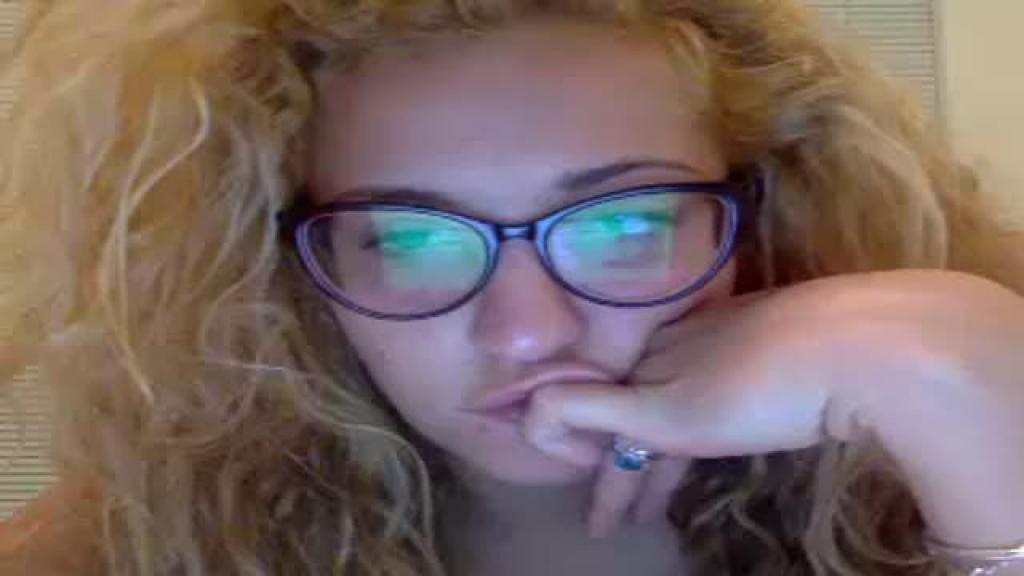 hornychick3991