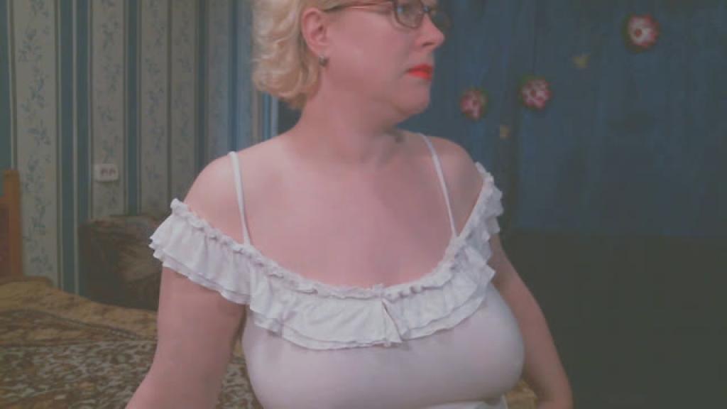 BlondSexyBomb [2017-07-15 17:32:54]