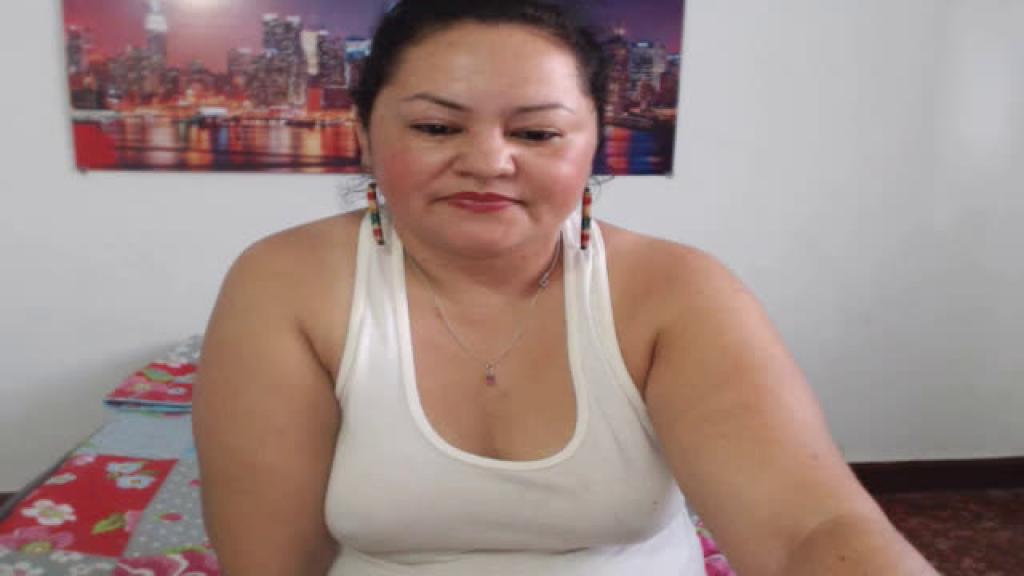 Misslatinhot [2017-06-05 18:52:19]