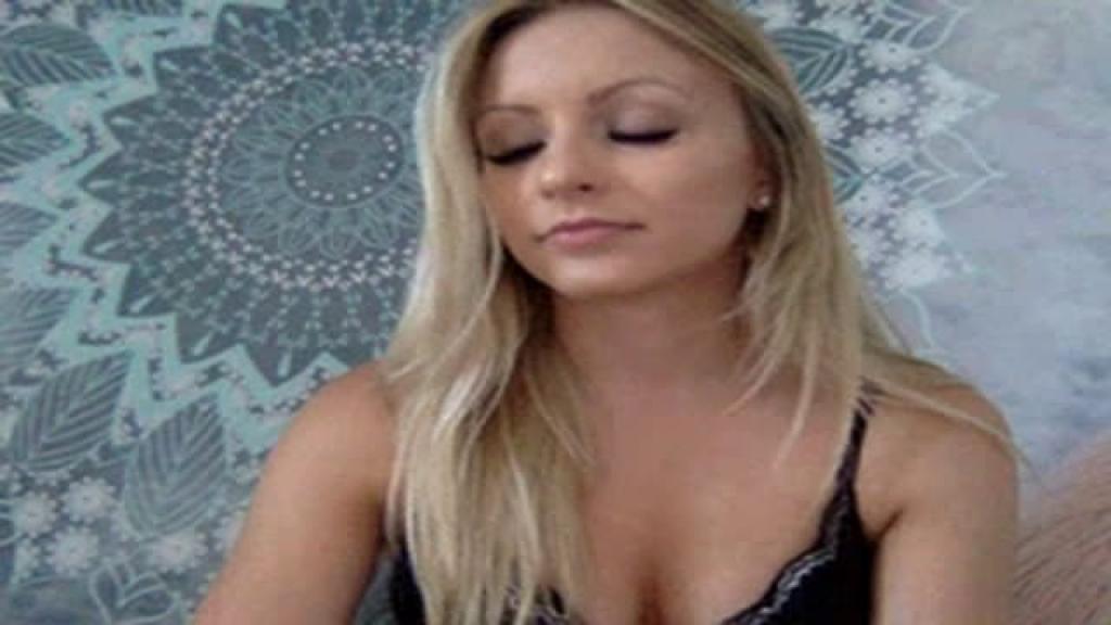 Blonde_babe18 [2019-07-08 20:32:04]