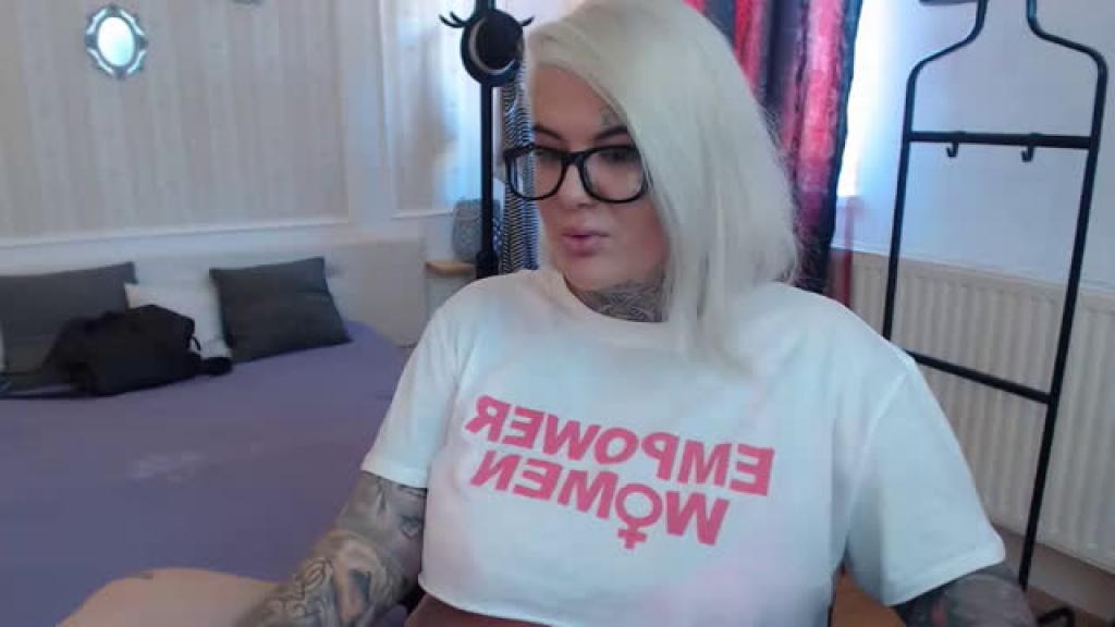 EmmaaTattoo [2017-06-23 04:40:27]