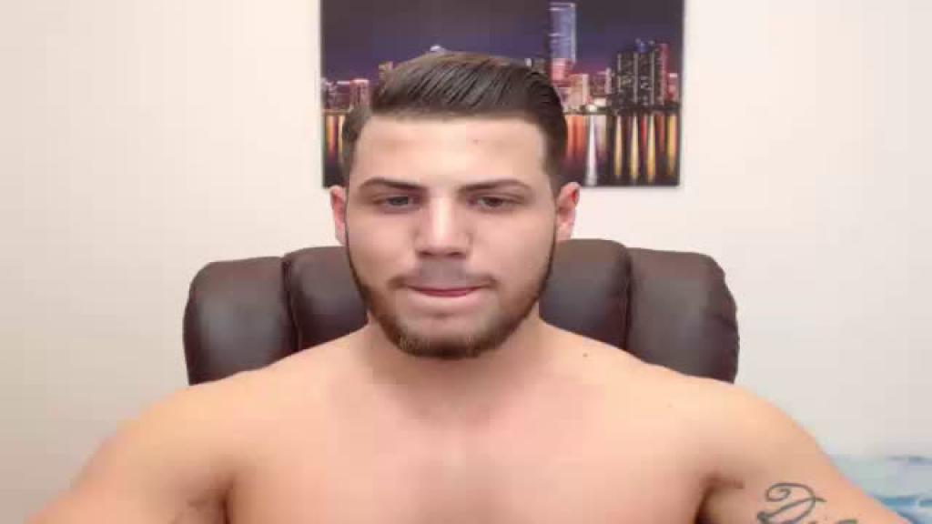 mikeyhotstud4u [2016-12-11 02:45:30]