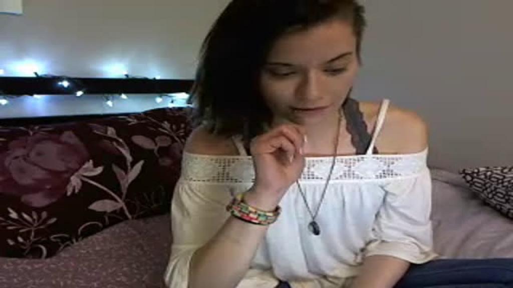 ellybare