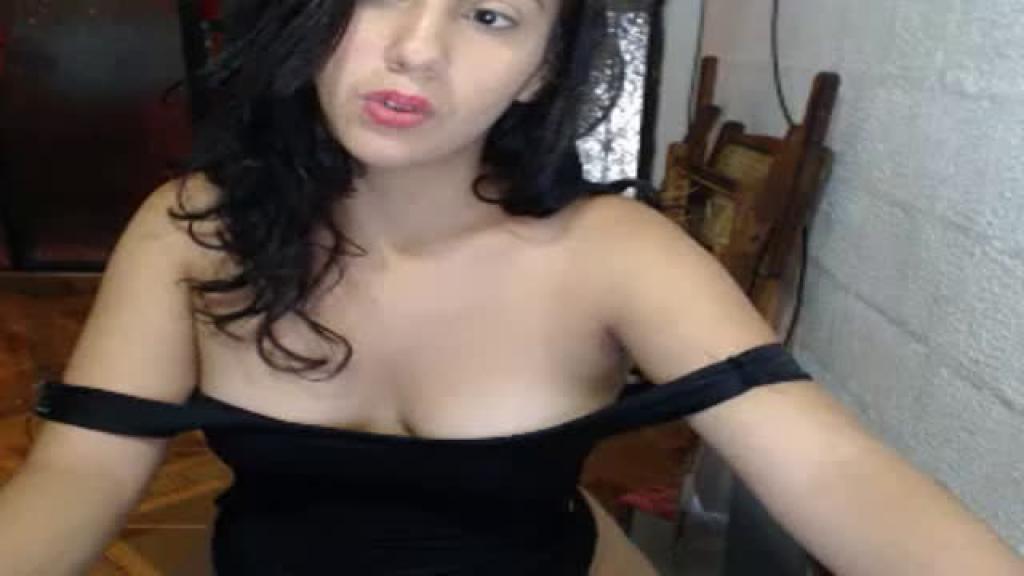 nicolexxxhot [2017-05-15 00:01:11]