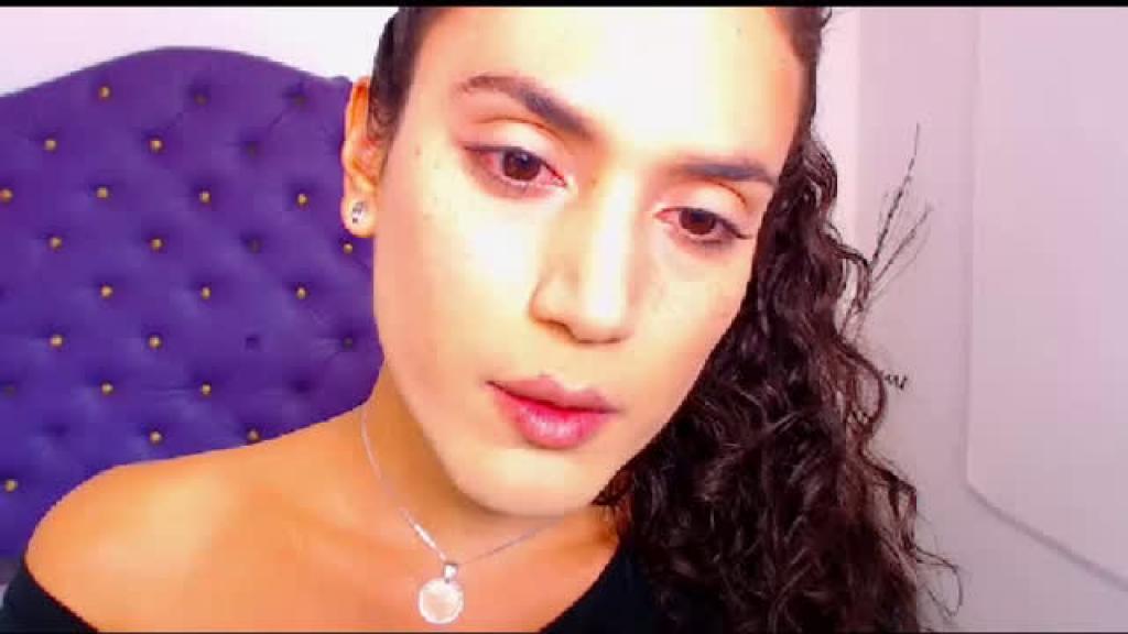 z0ebrunette