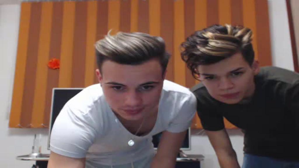 3hornyguys4you