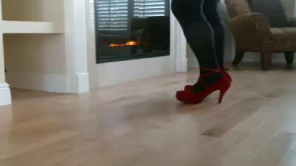 sissylovsbigheels [2018-05-01 14:40:30]