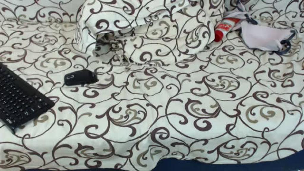 hot_adelle