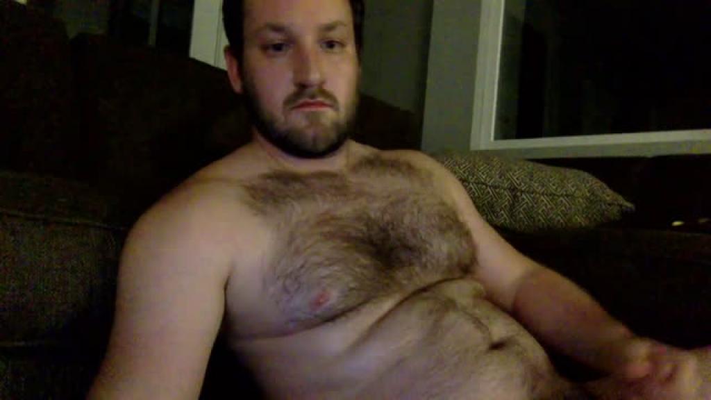 spy_on_hung_beefy_dads [2016-10-13 07:45:35]