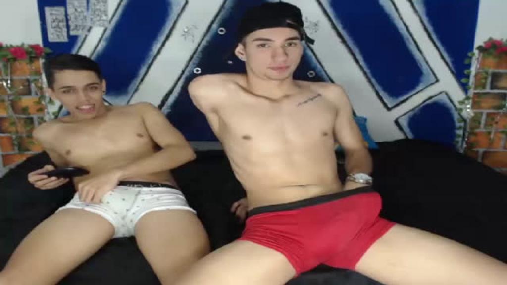sexy_duo_complacent