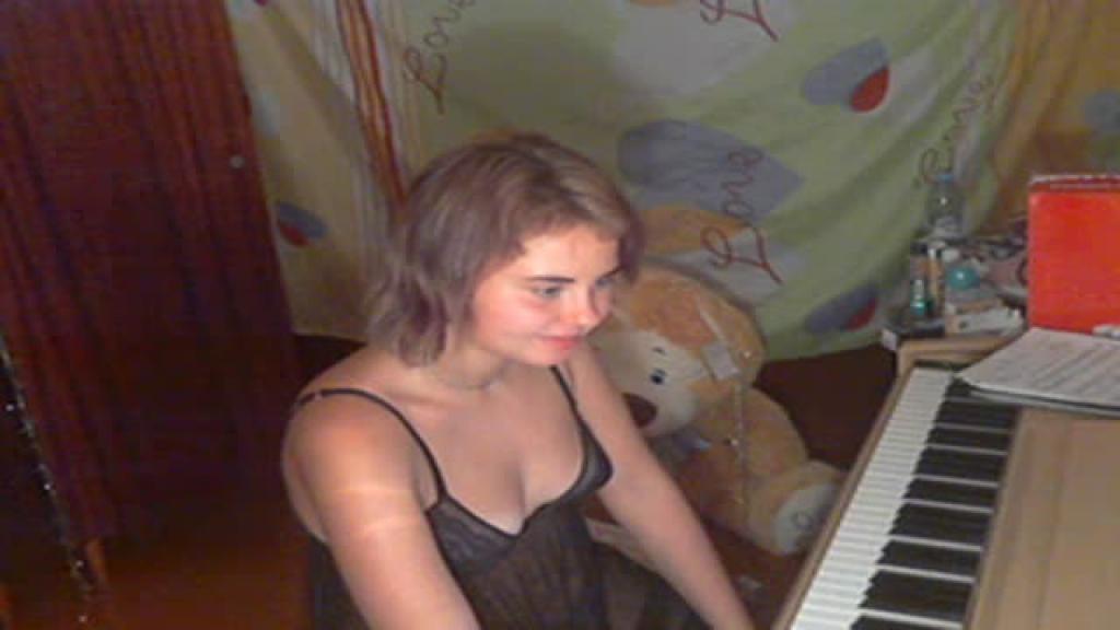 MusicElis MyFreeCams [2017-08-17 19:55:52]