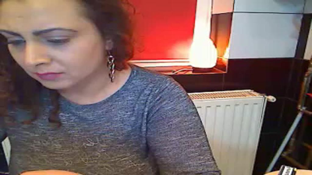 lesbysquirt25